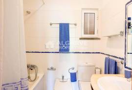 3-bedroom villa in a private condominium in Vilamoura, just 5 minutes from the Marina and the golf course. 3-bedroom villa in a private condominium in Vilamoura, just 5 minutes from the Marina and the golf course.
