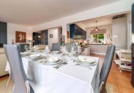 PRESTIGE 4 Bedroom Villa – Holiday Rentals PRESTIGE 4 Bedroom Villa – Holiday Rentals