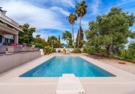 PRESTIGE 4 Bedroom Villa – Holiday Rentals