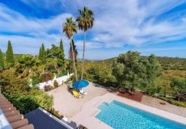 PRESTIGE 4 Bedroom Villa – Holiday Rentals PRESTIGE 4 Bedroom Villa – Holiday Rentals