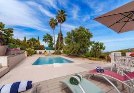 PRESTIGE 4 Bedroom Villa – Holiday Rentals PRESTIGE 4 Bedroom Villa – Holiday Rentals
