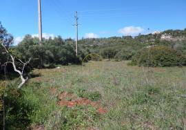 Flat plot of land with an area of ​​13,900 m² at the entrance to Loulé.