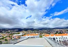 OFFICE WITH PANORAMIC TERRACE IN FUNCHAL OFFICE WITH PANORAMIC TERRACE IN FUNCHAL