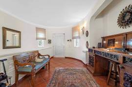 Vilamoura – 3-bedroom villa with basement and private pool
