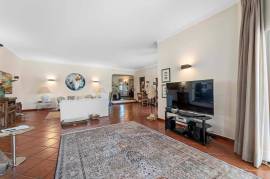 Vilamoura – 3-bedroom villa with basement and private pool