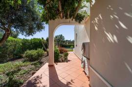 Vilamoura – 3-bedroom villa with basement and private pool