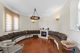 Vilamoura – 3-bedroom villa with basement and private pool