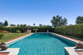 Vilamoura – 3-bedroom villa with basement and private pool