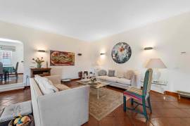 Vilamoura – 3-bedroom villa with basement and private pool