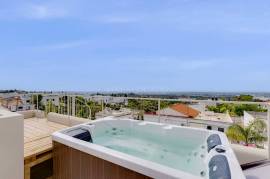 Santa Bárbara de Nexe – 3-bedroom villa with sea views