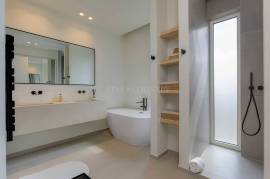 Santa Bárbara de Nexe – 3-bedroom villa with sea views
