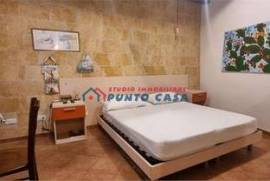 CENTRO STORICO - Pressi Corso Italia – Appartamento arredato al 1°p s/a. Affitto periodo estivo