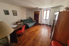 A Very Attractive Village House And Guest Cottage, Offering A Total Of 150 M2 Of Living Space, With A Courtyard And A French Terrace.