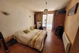 A Very Attractive Village House And Guest Cottage, Offering A Total Of 150 M2 Of Living Space, With A Courtyard And A French Terrace.