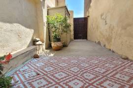 A Very Attractive Village House And Guest Cottage, Offering A Total Of 150 M2 Of Living Space, With A Courtyard And A French Terrace.