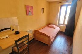 A Very Attractive Village House And Guest Cottage, Offering A Total Of 150 M2 Of Living Space, With A Courtyard And A French Terrace.