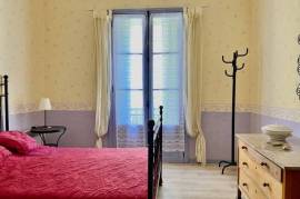 Pretty Winegrowers House With 6 Bedrooms, Large Convertible Loft, Lovely Terrace And Non Attached Garden With Pool.