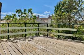Pretty Winegrowers House With 6 Bedrooms, Large Convertible Loft, Lovely Terrace And Non Attached Garden With Pool.