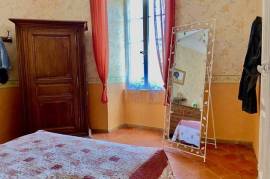 Pretty Winegrowers House With 6 Bedrooms, Large Convertible Loft, Lovely Terrace And Non Attached Garden With Pool.