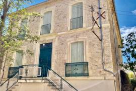 Pretty Winegrowers House With 6 Bedrooms, Large Convertible Loft, Lovely Terrace And Non Attached Garden With Pool.