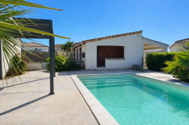 Charming Single Storey Villa With 4 Bedrooms And 2 Bathrooms On A Landscaped Plot Of 1026 M2 With Heated Pool, Garages And Summer Kitchen, In A Peaceful Setting.