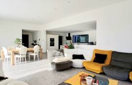 Magnificent Contemporary Villa With 220 M2 Of Living Space And Spa On 1570 M2 With Pool, Summer Kitchen And Peaceful Setting
