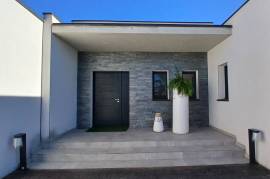 Magnificent Contemporary Villa With 220 M2 Of Living Space And Spa On 1570 M2 With Pool, Summer Kitchen And Peaceful Setting