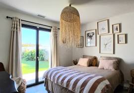Magnificent Contemporary Villa With 220 M2 Of Living Space And Spa On 1570 M2 With Pool, Summer Kitchen And Peaceful Setting