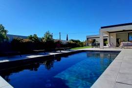 Magnificent Contemporary Villa With 220 M2 Of Living Space And Spa On 1570 M2 With Pool, Summer Kitchen And Peaceful Setting