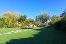 Magnificent Contemporary Villa With 220 M2 Of Living Space And Spa On 1570 M2 With Pool, Summer Kitchen And Peaceful Setting
