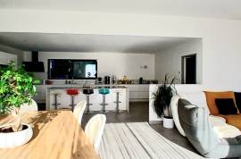 Magnificent Contemporary Villa With 220 M2 Of Living Space And Spa On 1570 M2 With Pool, Summer Kitchen And Peaceful Setting