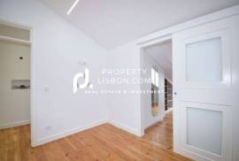 Lisbon River View T4/t3 Fully Renovated, Terrace Possible Lisbon River View T4/t3 Fully Renovated, Terrace Possible
