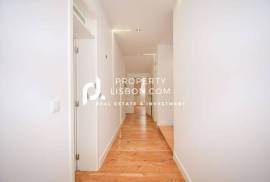 Lisbon River View T4/t3 Fully Renovated, Terrace Possible Lisbon River View T4/t3 Fully Renovated, Terrace Possible