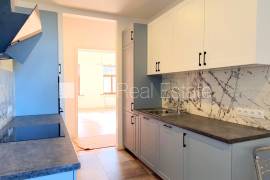 Apartment for rent in Riga, 132.00m2