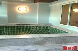 The Next Condominium - Great value! One Bedroom with Private Jacuzzi for Sale Sukhumvit 52 The Next Condominium - Great value! One Bedroom with Private Jacuzzi for Sale Sukhumvit 52