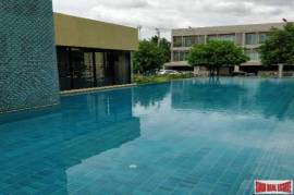 Designer Three Bed Modern British Industrial House at Pattanakarn, Suan Luang