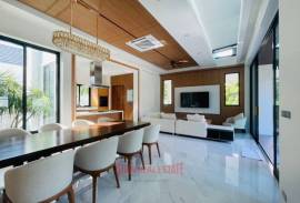 Loft-Style 3-Bedroom House with Breathtaking Mountain and River Views - Perfect for Family Living or Investment Loft-Style 3-Bedroom House with Breathtaking Mountain and River Views - Perfect for Family Living or Investment