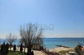 Apartamento de una habitación con vistas al mar, en primera línea de playa Panorama Fort, Sveti Vlas