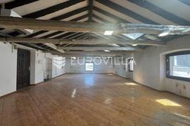 Istria, Rovinj, Commercial Space 100 m², First Row to the Sea, 1st floor, high ceilings, sea view