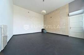 Osijek, City Centre - Commercial Space for Rent in an Art Nouveau Building, 96 m²
