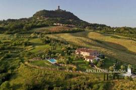 Renovated panoramic villa with pool, Radicofani, Siena – Tuscany