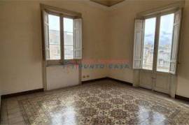 PRESSI VIA FARDELLA – Appartamenti di 150mq ca.