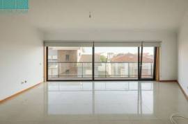 Two-bedroom plus one apartment with a parking space in Gafanha da Nazaré