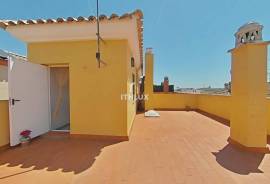 IMPECCABLE TOWNHOUSE IN UMBRETE, WITH TWO PATIOS, FIREPLACE AND SPECTACULAR PRIVATE ROOF TERRACE