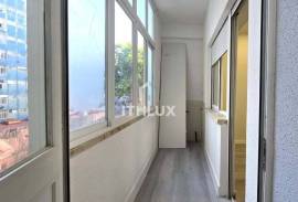 Renovated 1 bedroom apartment in the center of Amadora, next to the Station Renovated 1 bedroom apartment in the center of Amadora, next to the Station