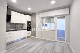 Renovated 1 bedroom apartment in the center of Amadora, next to the Station