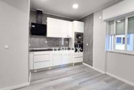 Renovated 1 bedroom apartment in the center of Amadora, next to the Station Renovated 1 bedroom apartment in the center of Amadora, next to the Station