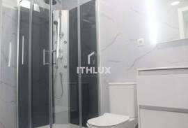 Renovated 2 Bedroom Apartment in Oeiras with Storage Room – Modernity, Comfort and Natural Light Renovated 2 Bedroom Apartment in Oeiras with Storage Room – Modernity, Comfort and Natural Light