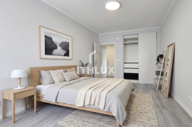 Renovated 2 Bedroom Apartment in Oeiras with Storage Room – Modernity, Comfort and Natural Light