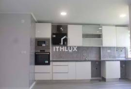 Renovated 2 Bedroom Apartment in Oeiras with Storage Room – Modernity, Comfort and Natural Light Renovated 2 Bedroom Apartment in Oeiras with Storage Room – Modernity, Comfort and Natural Light